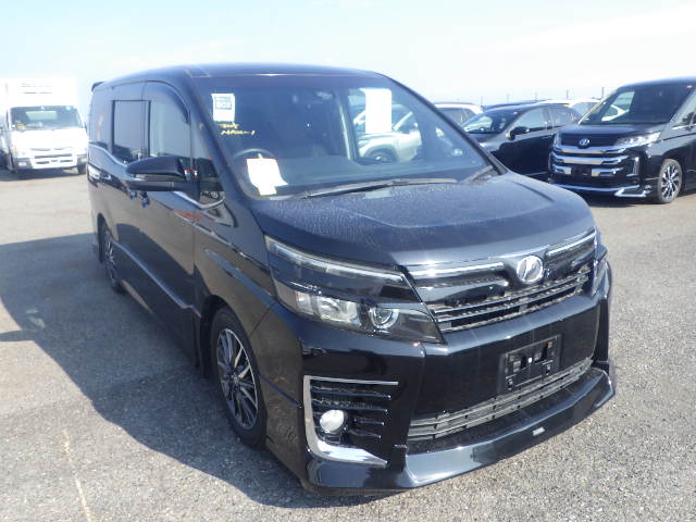 Toyota Voxy ZS